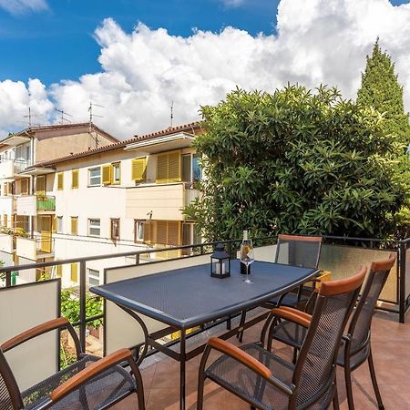 Apartment Lazzarich With Terrace Пореч Экстерьер фото